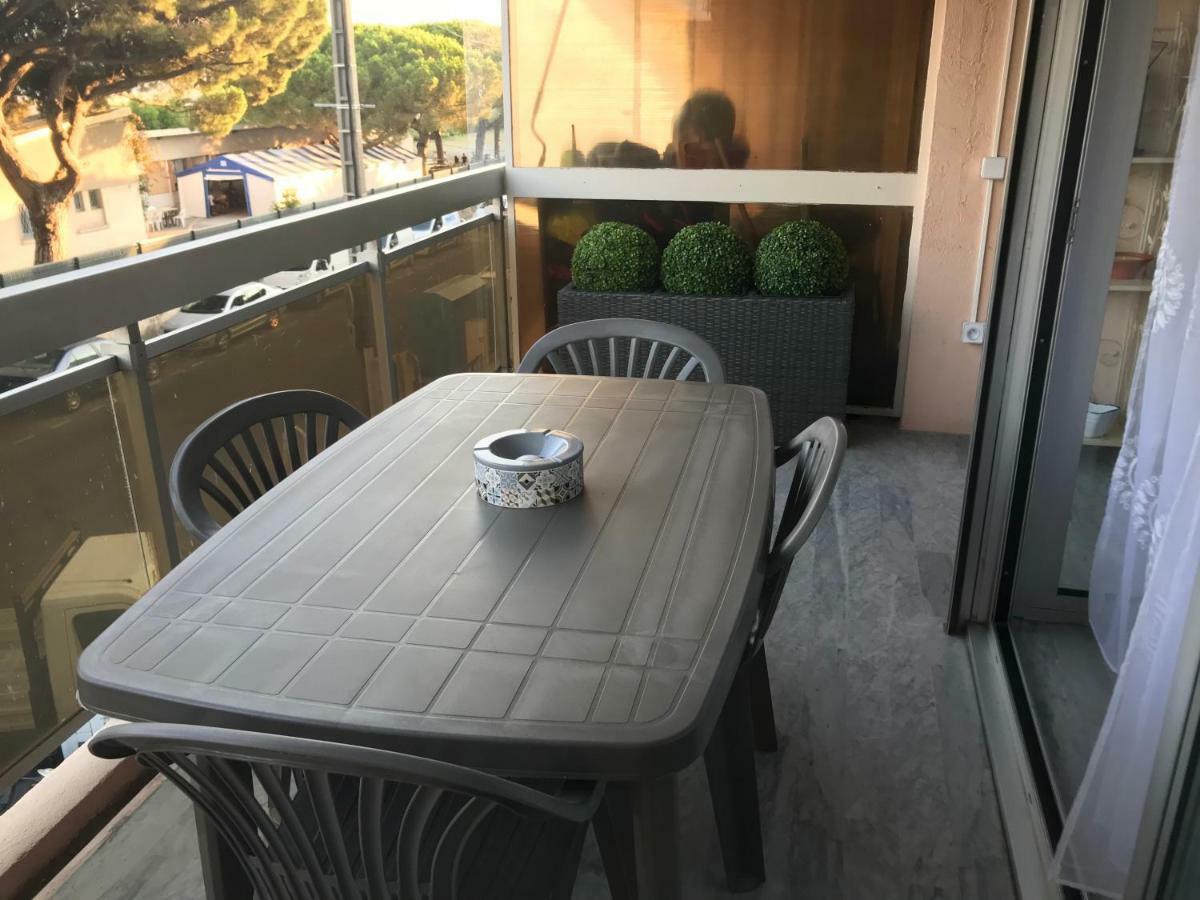 Appartement A 2 Pas De La Mer Кан Екстериор снимка