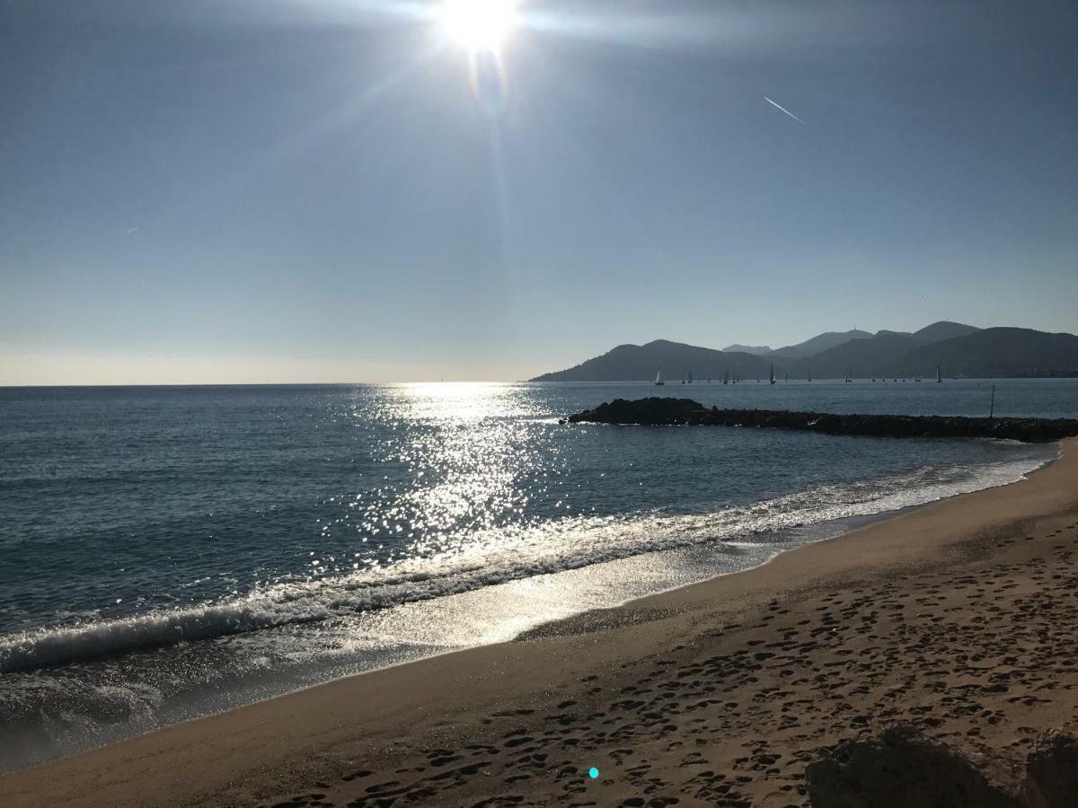 Appartement A 2 Pas De La Mer Кан Екстериор снимка